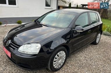 Хэтчбек Volkswagen Golf 2005 в Калуше