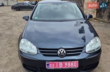 Хетчбек Volkswagen Golf 2005 в Луцьку