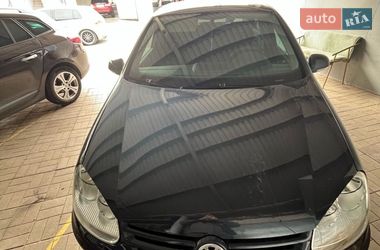 Хэтчбек Volkswagen Golf 2005 в Запорожье