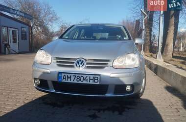 Хетчбек Volkswagen Golf 2006 в Коростені