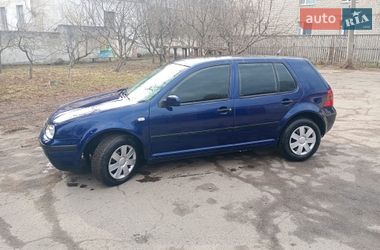 Хэтчбек Volkswagen Golf 2002 в Радомышле