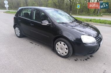 Хэтчбек Volkswagen Golf 2005 в Красилове