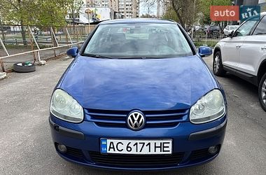 Хетчбек Volkswagen Golf 2005 в Києві