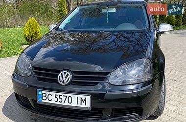 Хэтчбек Volkswagen Golf 2004 в Николаеве