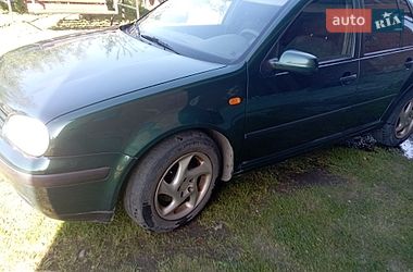 Хэтчбек Volkswagen Golf 1998 в Сколе