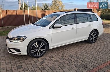 Универсал Volkswagen Golf 2017 в Калуше