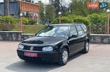 Универсал Volkswagen Golf 2004 в Киеве