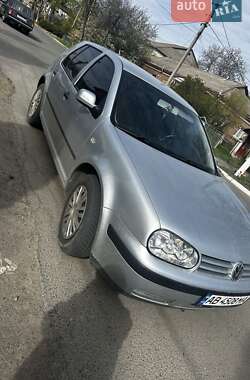 Хетчбек Volkswagen Golf 2001 в Бершаді
