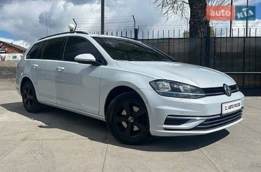 Універсал Volkswagen Golf 2017 в Києві