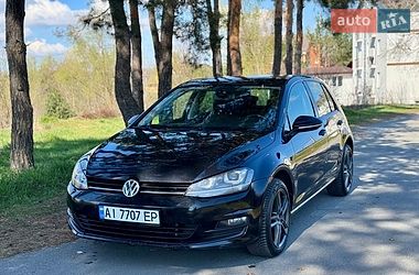 Хетчбек Volkswagen Golf 2015 в Києві