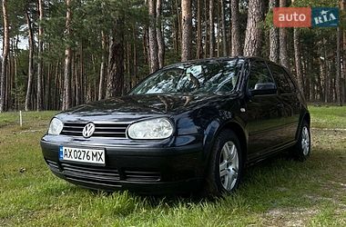 Хэтчбек Volkswagen Golf 2002 в Змиеве