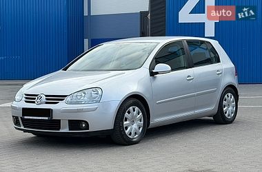 Хэтчбек Volkswagen Golf 2006 в Ровно