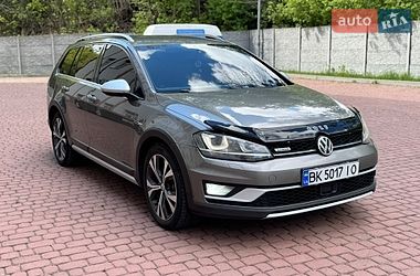 Універсал Volkswagen Golf 2016 в Львові