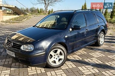 Универсал Volkswagen Golf 2001 в Буске