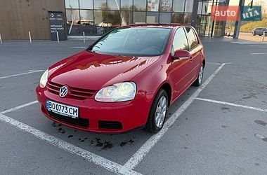 Хэтчбек Volkswagen Golf 2004 в Буче