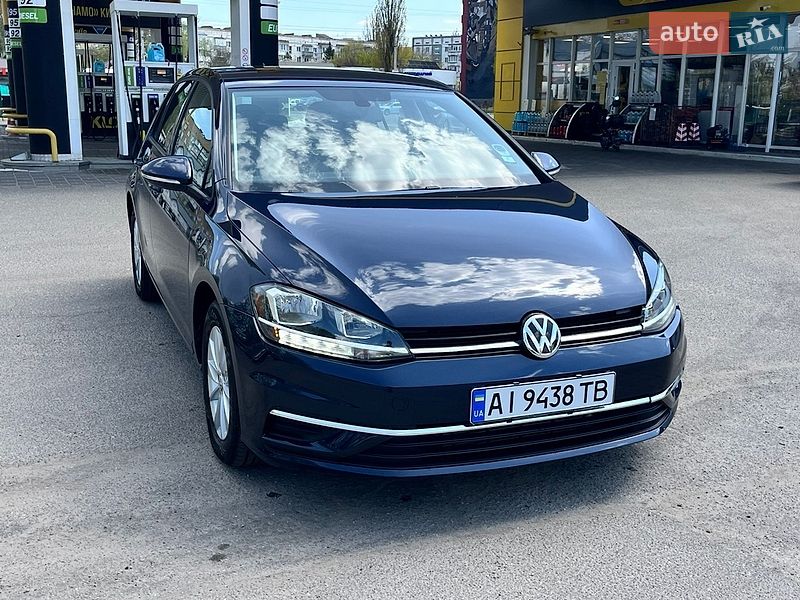 Хэтчбек Volkswagen Golf 2018 в Киеве