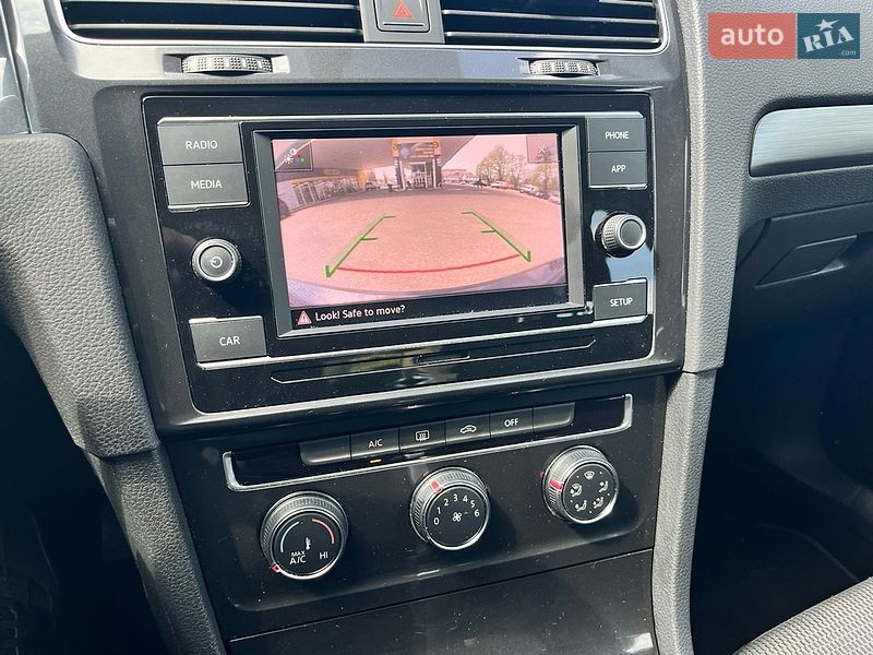 Хэтчбек Volkswagen Golf 2018 в Киеве