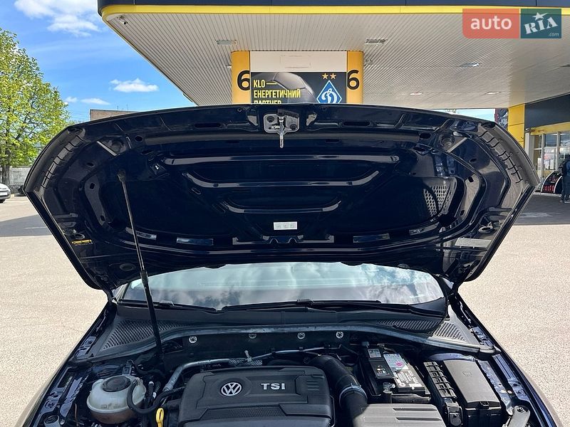Хэтчбек Volkswagen Golf 2018 в Киеве