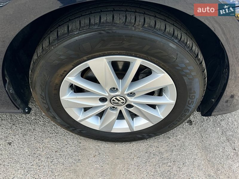 Хэтчбек Volkswagen Golf 2018 в Киеве