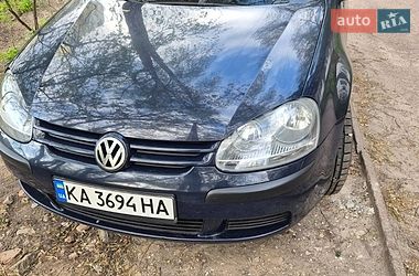 Хетчбек Volkswagen Golf 2004 в Чернігові
