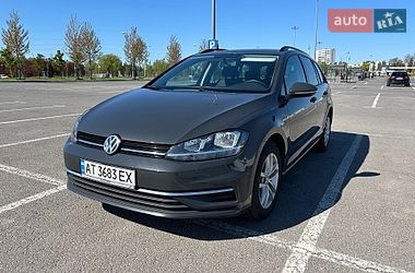 Универсал Volkswagen Golf 2017 в Калуше