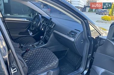 Хэтчбек Volkswagen Golf 2014 в Черновцах