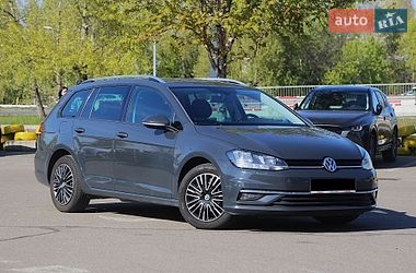 Універсал Volkswagen Golf 2018 в Києві