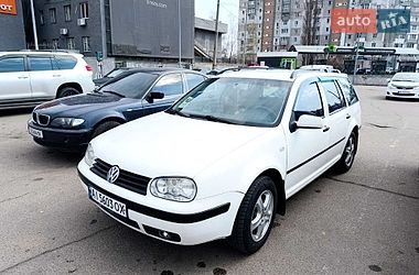 Універсал Volkswagen Golf 2001 в Березанці
