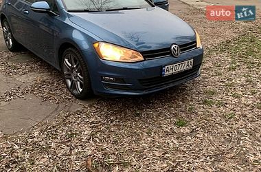 Хэтчбек Volkswagen Golf 2014 в Киеве