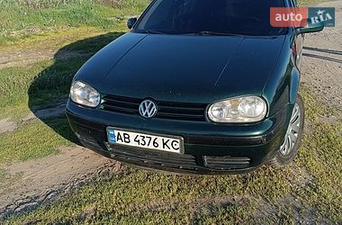 Хэтчбек Volkswagen Golf 1999 в Шпикове