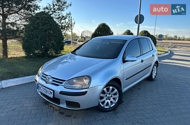 Хэтчбек Volkswagen Golf 2003 в Жовкве