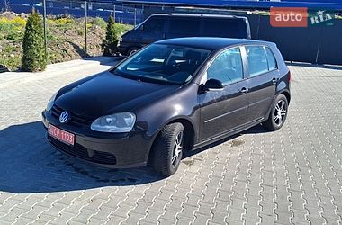 Хетчбек Volkswagen Golf 2004 в Стрию