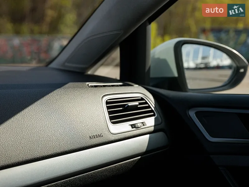 Volkswagen Golf 2013 VIN WVWZZZAUZEW108601 фото оголошення 22 з 85