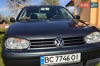 Хетчбек Volkswagen Golf 2003 в Самборі