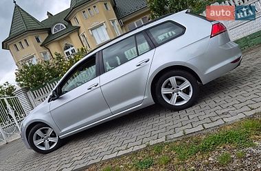 Универсал Volkswagen Golf 2016 в Черновцах