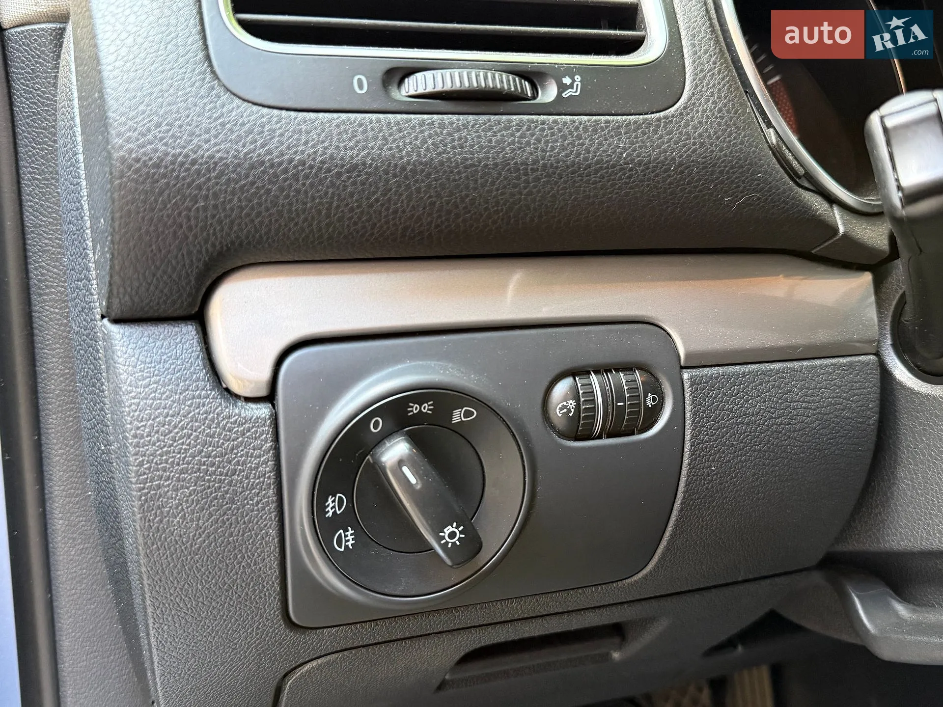 Volkswagen Golf 2011 VIN WVWZZZ1KZBP043217 фото оголошення 20 з 26