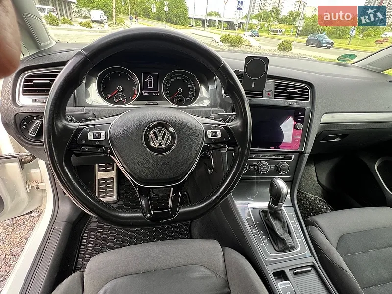 Volkswagen Golf 2017 VIN WVWZZZAUZHP761532 фото оголошення 34 з 80