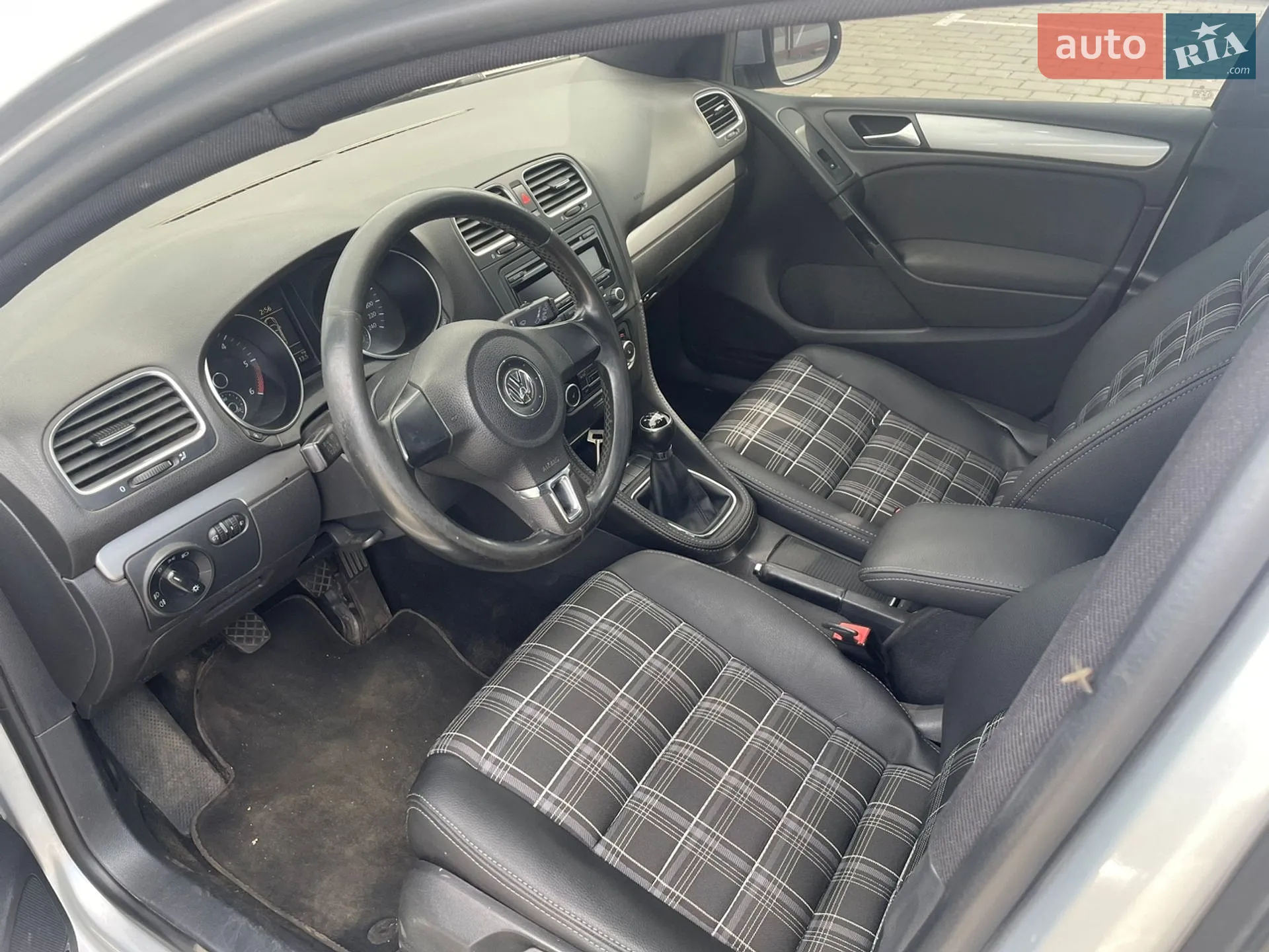 Volkswagen Golf 2011 VIN WVWZZZ1KZCW100043 фото оголошення 12 з 22