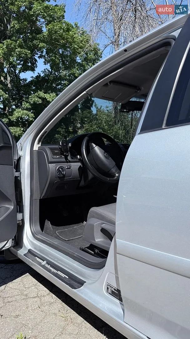 2012 Peugeot iOn - мініатюра 10