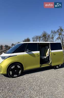 Минивэн Volkswagen I.D. Buzz 2023 в 