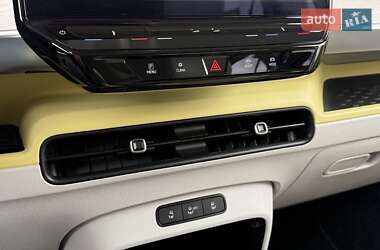 Минивэн Volkswagen I.D. Buzz 2023 в 