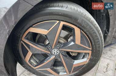 Хэтчбек Volkswagen ID.3 2021 в 