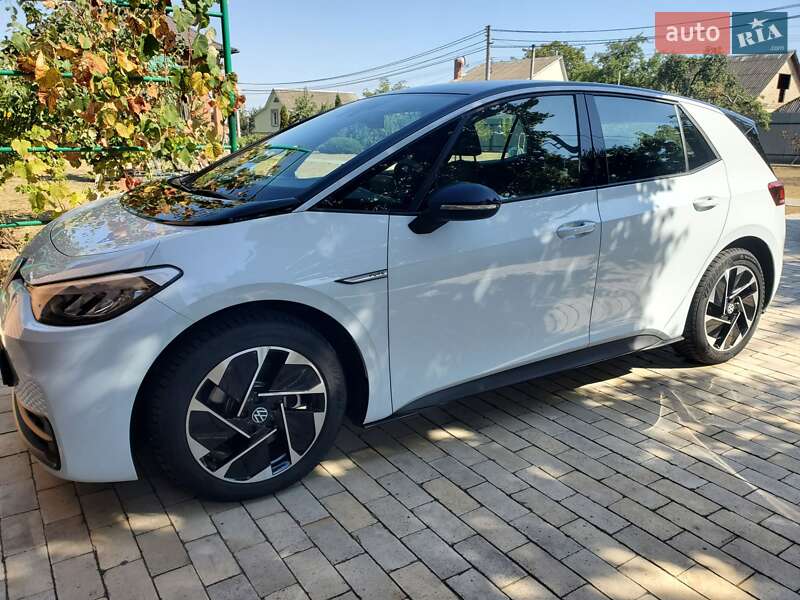 Хэтчбек Volkswagen ID.3 2022 в Киеве