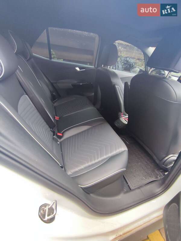 Хетчбек Volkswagen ID.3 2022 в Києві