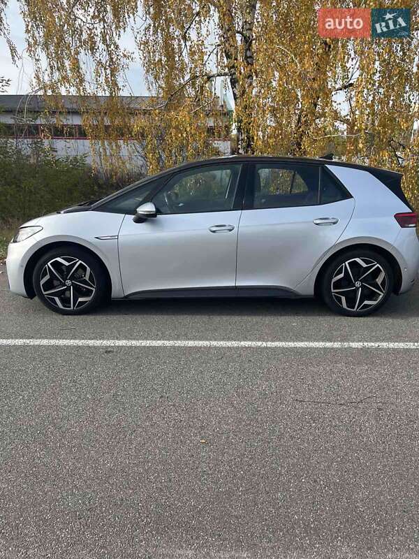 Хэтчбек Volkswagen ID.3 2022 в Киеве