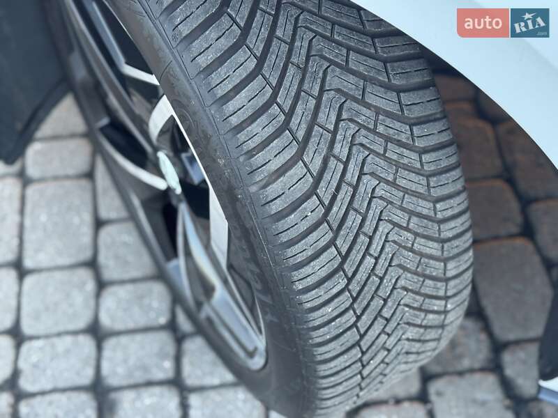 Хэтчбек Volkswagen ID.3 2020 в Хмельницком