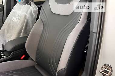 Позашляховик / Кросовер Volkswagen ID.4 2023 в 
