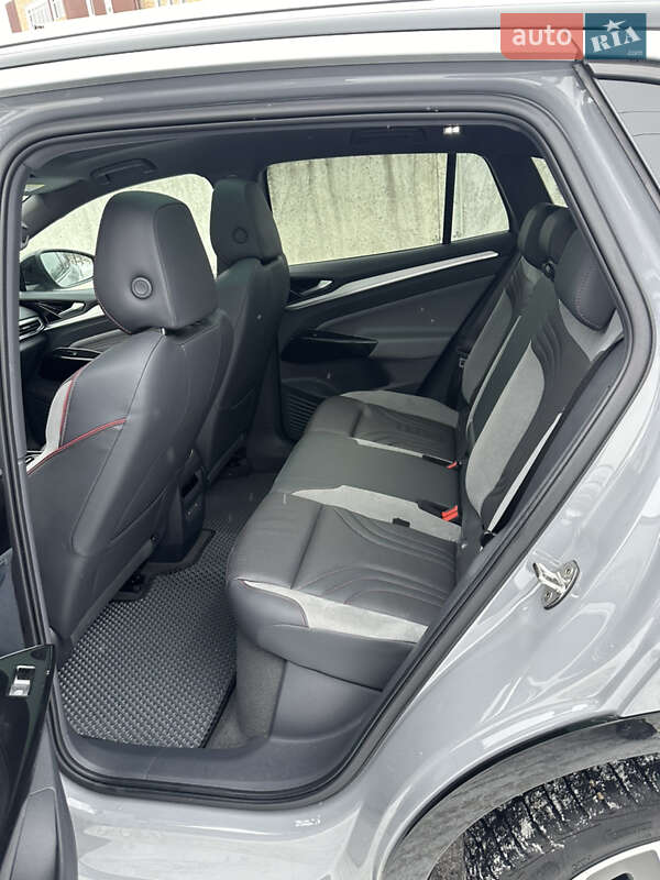 Внедорожник / Кроссовер Volkswagen ID.4 2021 в Киеве