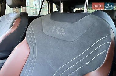 Внедорожник / Кроссовер Volkswagen ID.4 2022 в 
