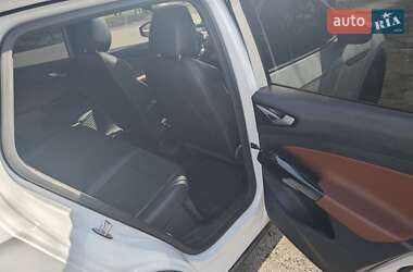 Позашляховик / Кросовер Volkswagen ID.4 2021 в 